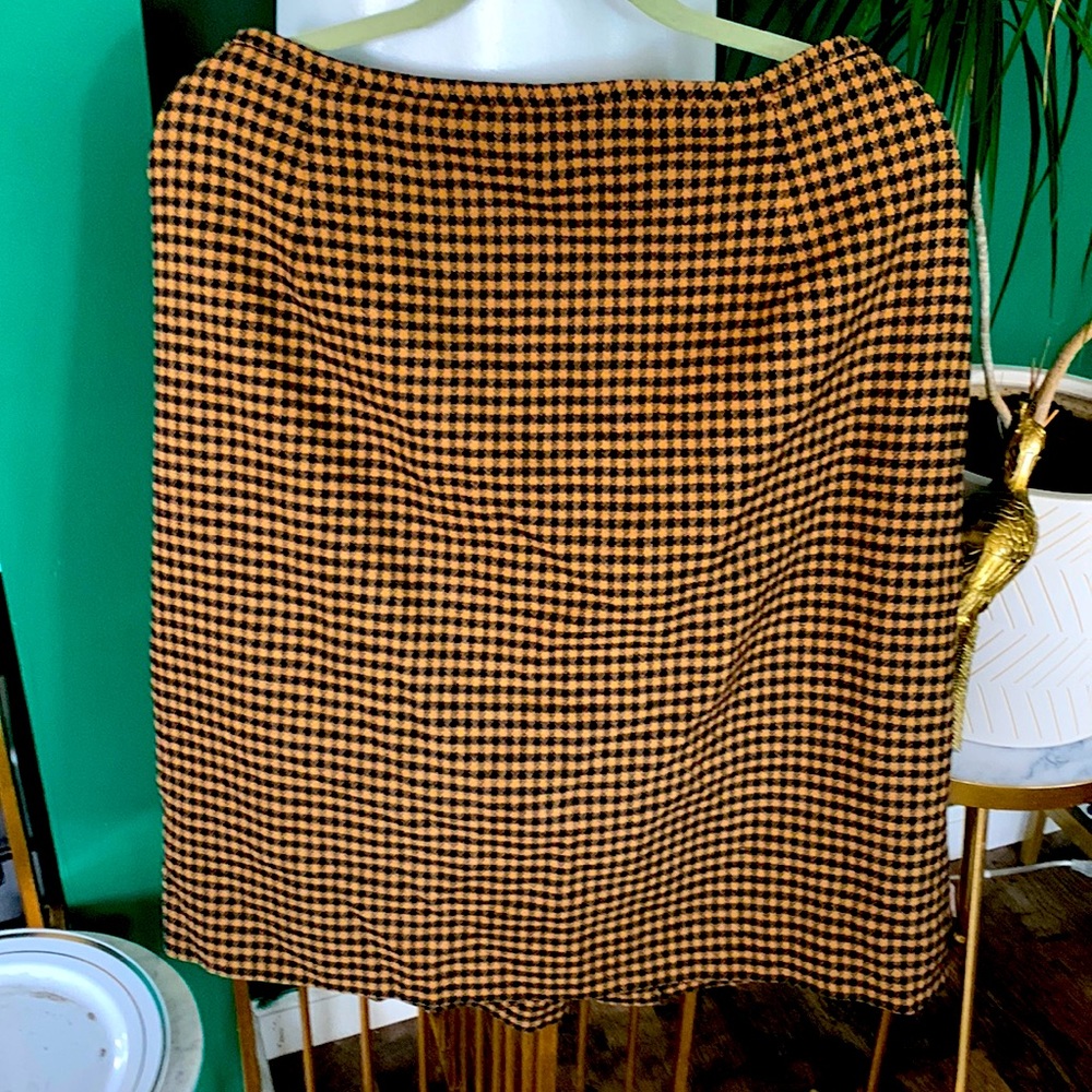Jones skirt